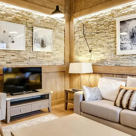 4 Pieces De Luxe, A Deux Pas Des Pistes Et Commerces, Avec Parking Et Acces Fitness A - Fr-1-562-35 Courchevel